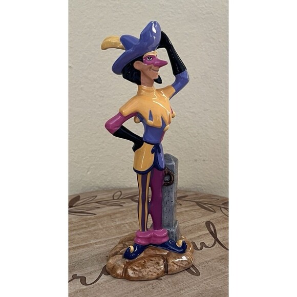 Walt Disney The Hunchback of Notre-Dame Clopin Trouillefou Porcelain Figurine - Picture 7 of 11